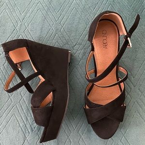 NWT Size 9 black strappy suede wedges from Nordstrom Rack